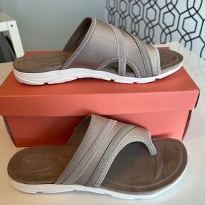 Easy Spirit Lola2 womens size 10 wide Taupe